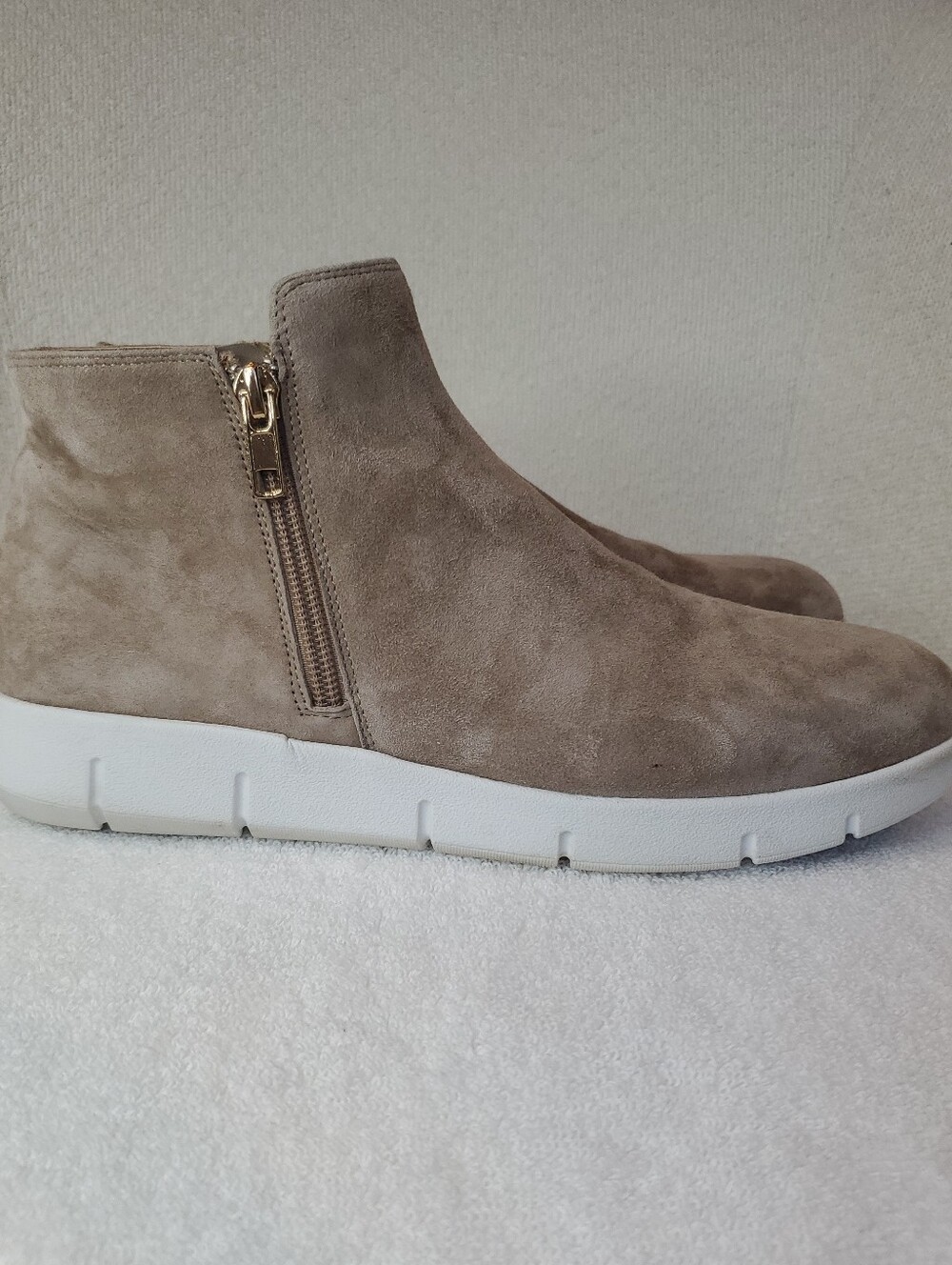 VANELi Sport Taupe Brown Suede Side-Zip Ankle Sneaker Booties Women's Size 9M
